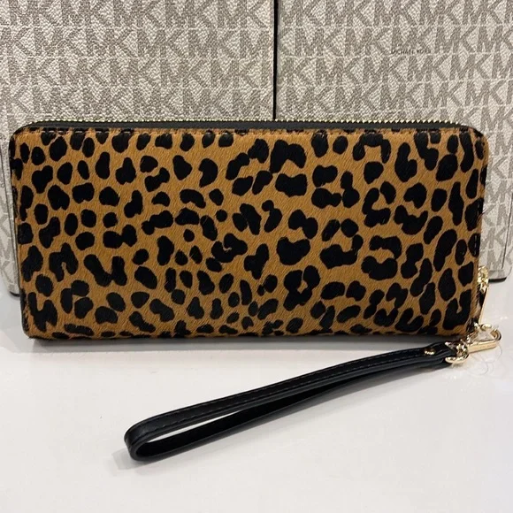 MICHAEL KORS
Leather Lg Continental Wristlet Phone Wallet Exotic Print Hair Calf - Picture 12 of 16